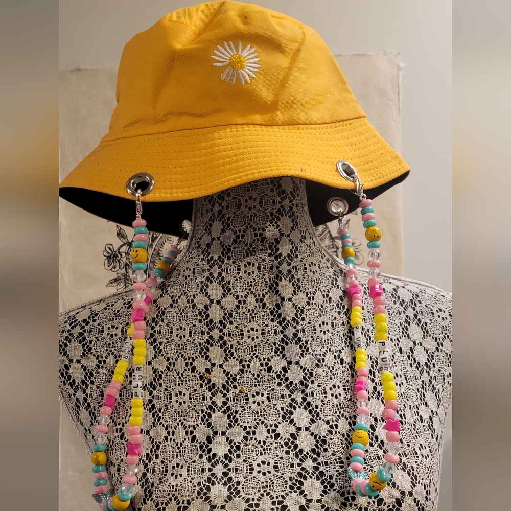 Bucket hat
